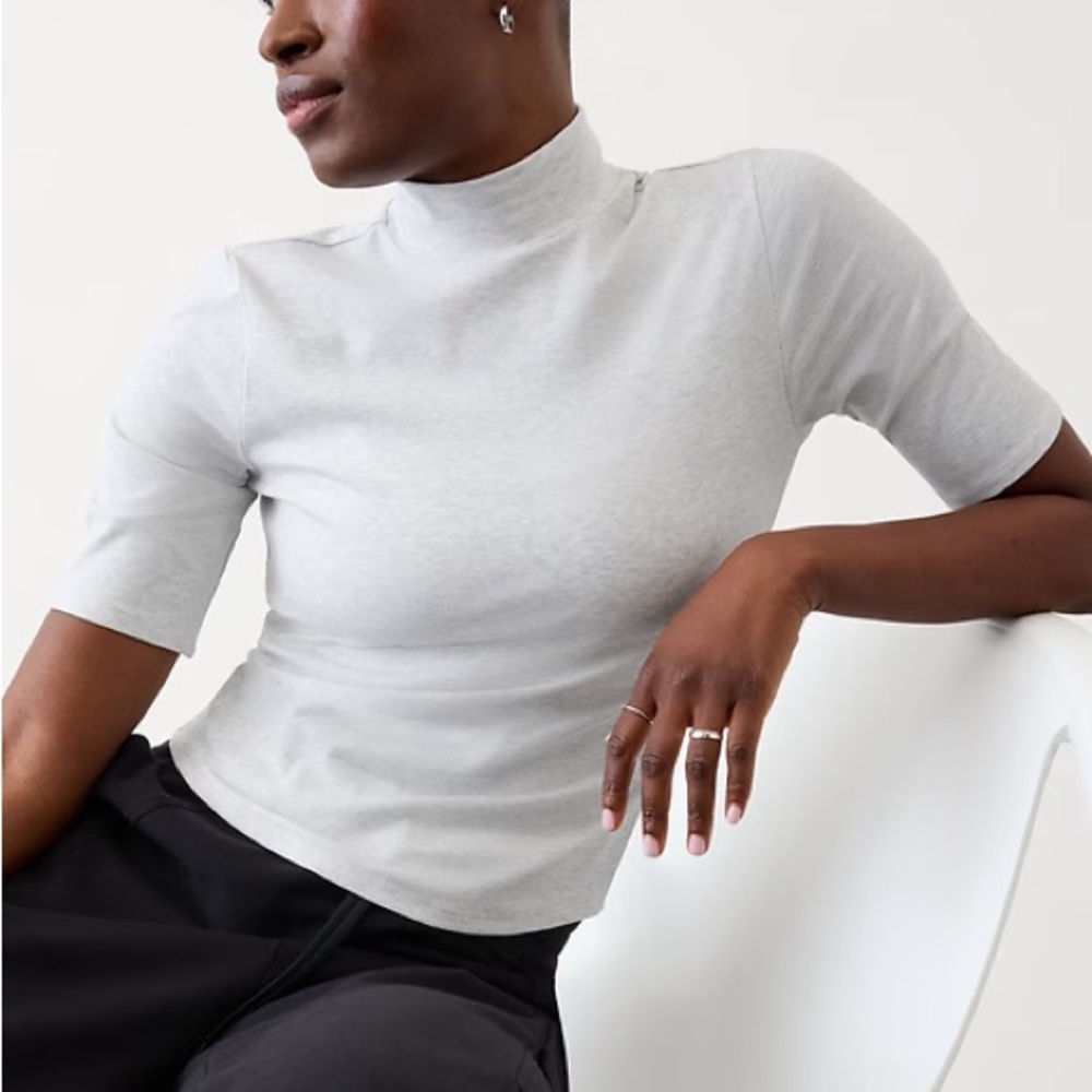 Athleta Signature Rib Elbow Sleeve Mock Neck Tee Light Gray NWT